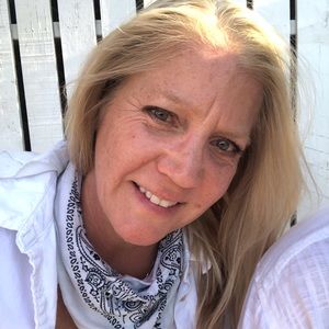 Meet your Posher, Maura